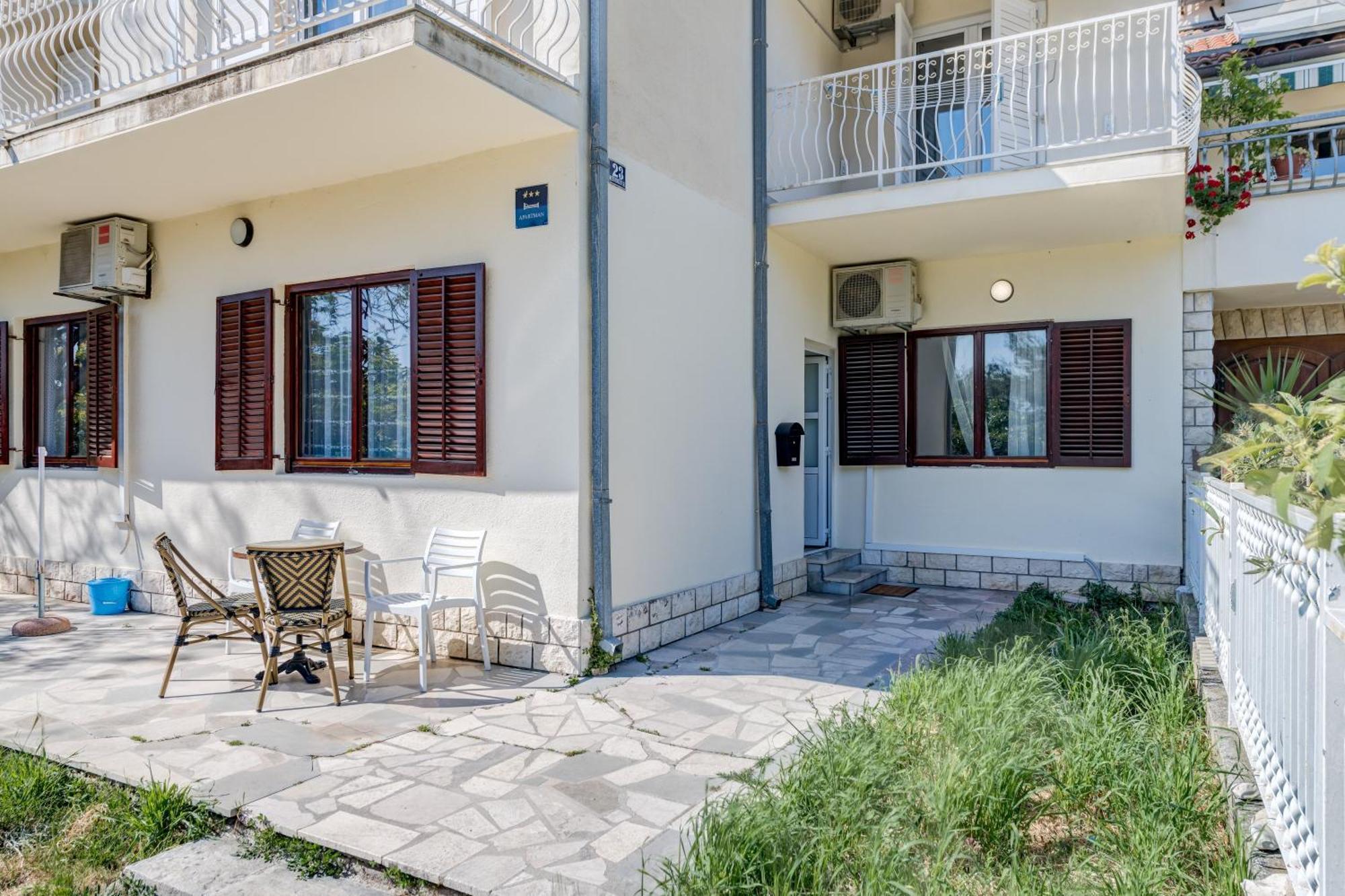 Beachfront Apartment Drazen, With Garden And Parking Split Ngoại thất bức ảnh
