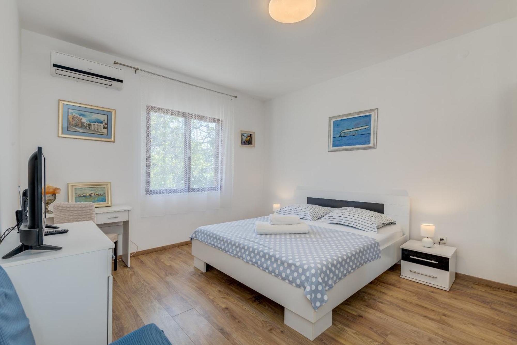 Beachfront Apartment Drazen, With Garden And Parking Split Ngoại thất bức ảnh