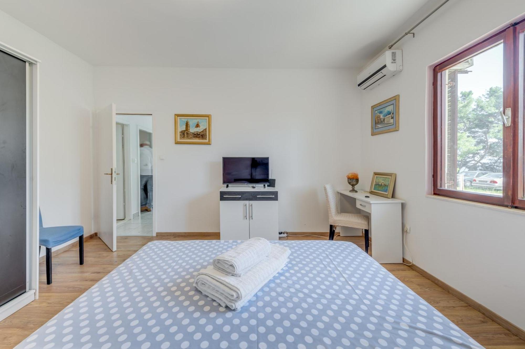 Beachfront Apartment Drazen, With Garden And Parking Split Ngoại thất bức ảnh